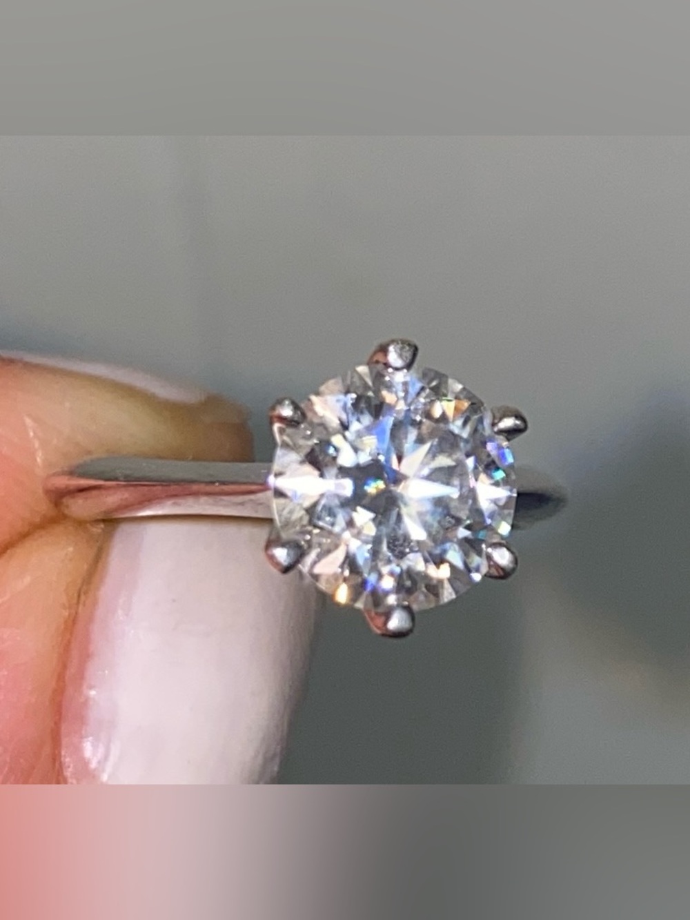 Classic Solitaire Round-Cut Clear Stone Ring in Silver